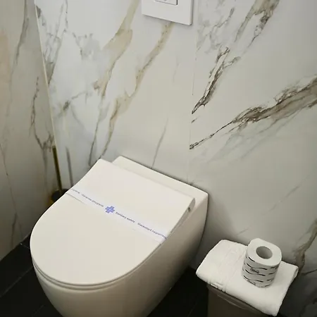 Astrum فندق مبيت وإفطار 4*